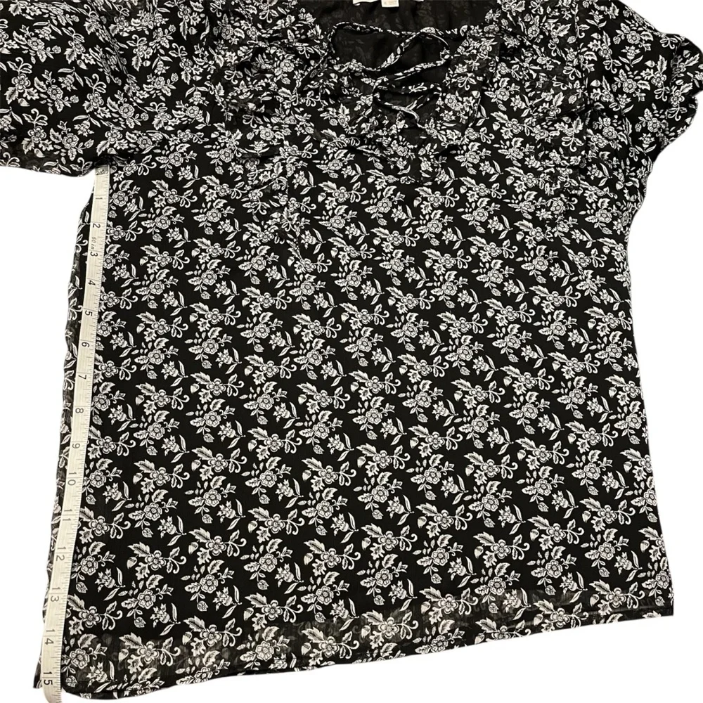 2/$30 Ann Taylor LOFT Lace-Up V-Neck Top w/ Ruffle Trim Puff Sleeves LaceUp Ties
